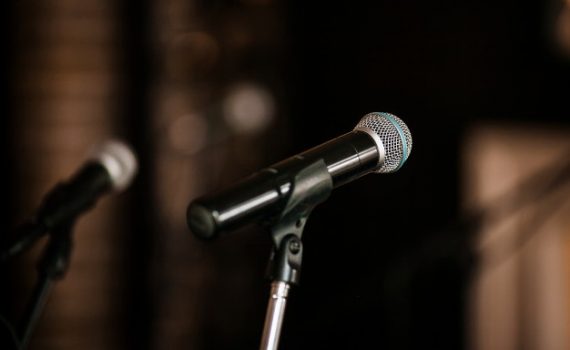 picture of a microphone